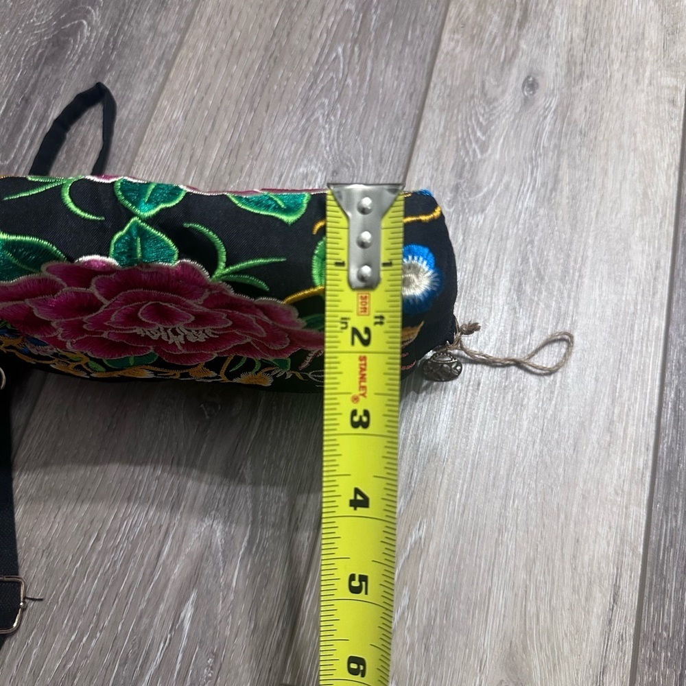 🛍️Embroidered  mini crossbody bag or hand bag. Both side have the zipper pocket - Picture 8 of 8